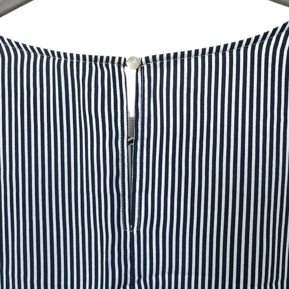 Time & Tru Navy & White Vertical Striped Top size 20 - Picture 6 of 7